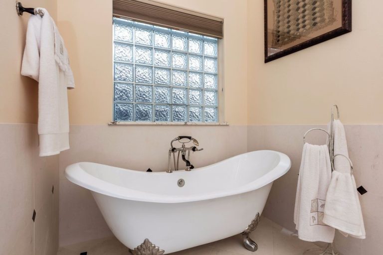 6cecc183 8590 4001 b1c9 8edb0f3d3d3a (1)